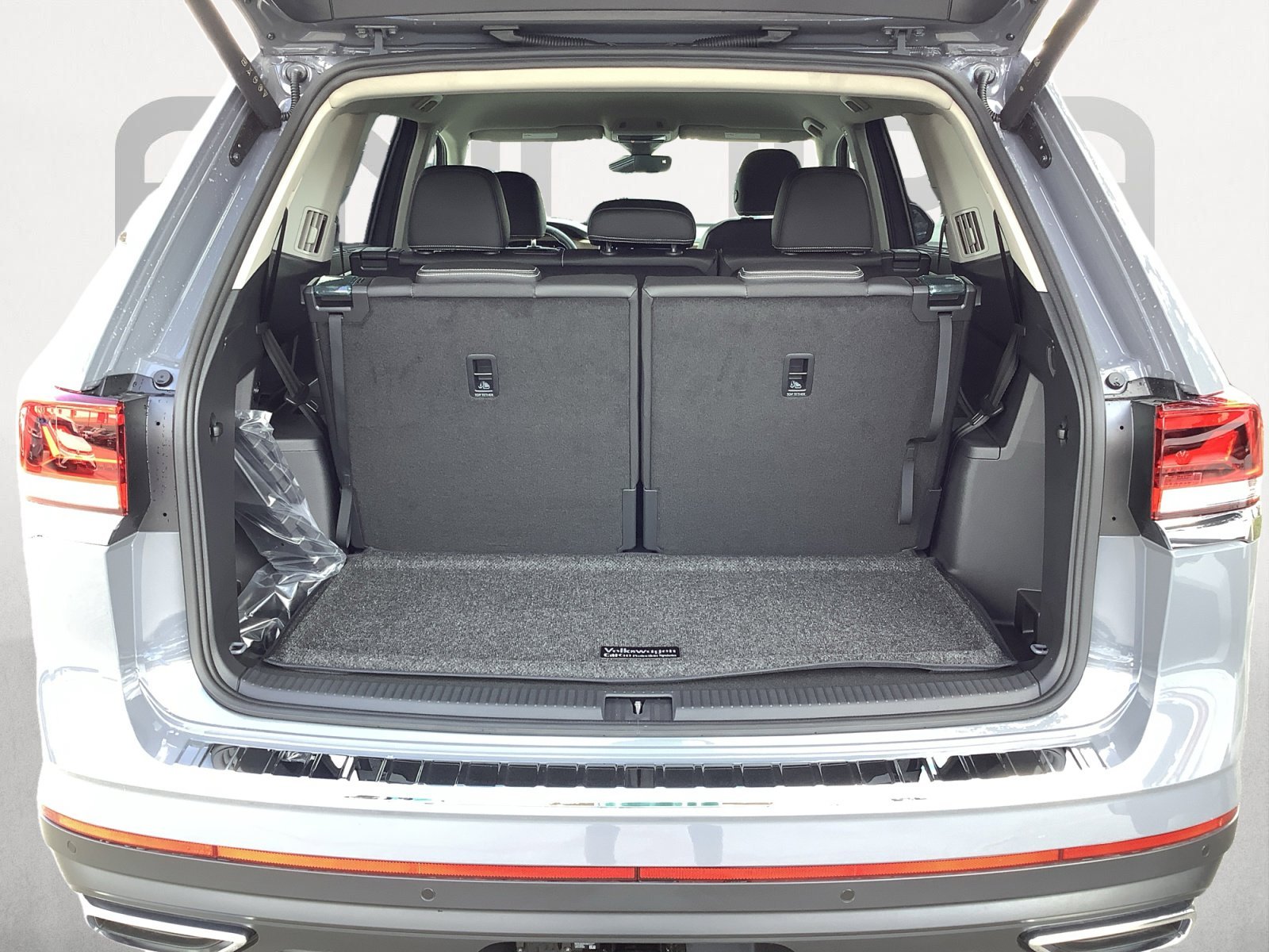 New 2026 Pure Gray Volkswagen 2.0T SE w/Technology image 10