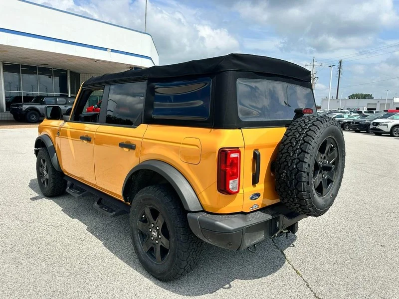 Certified Used 2021 Cyber Orange Metallic Tricoat Ford Base 4 Door 4x4 image 3