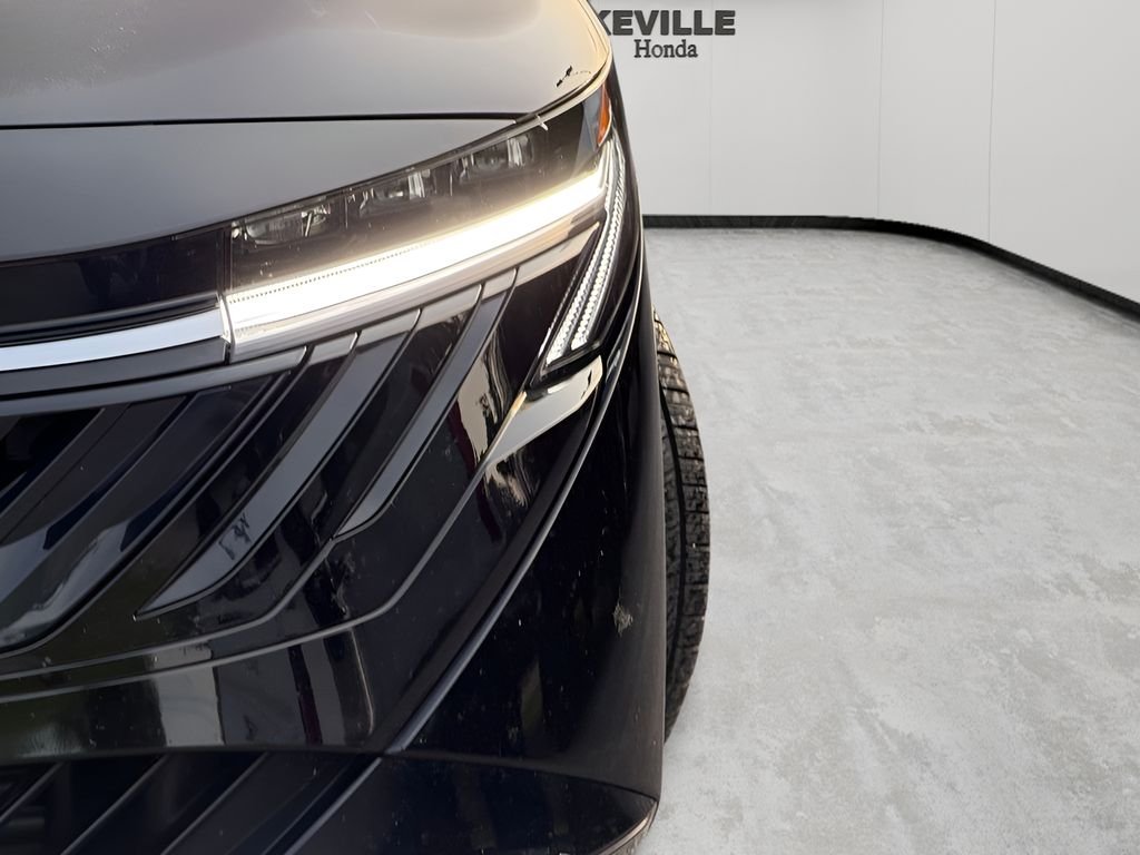 Used 2026 Super Black Nissan SL image 5
