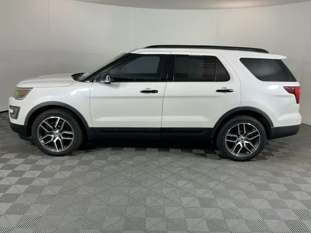 Used 2016 White Ford Sport image 6