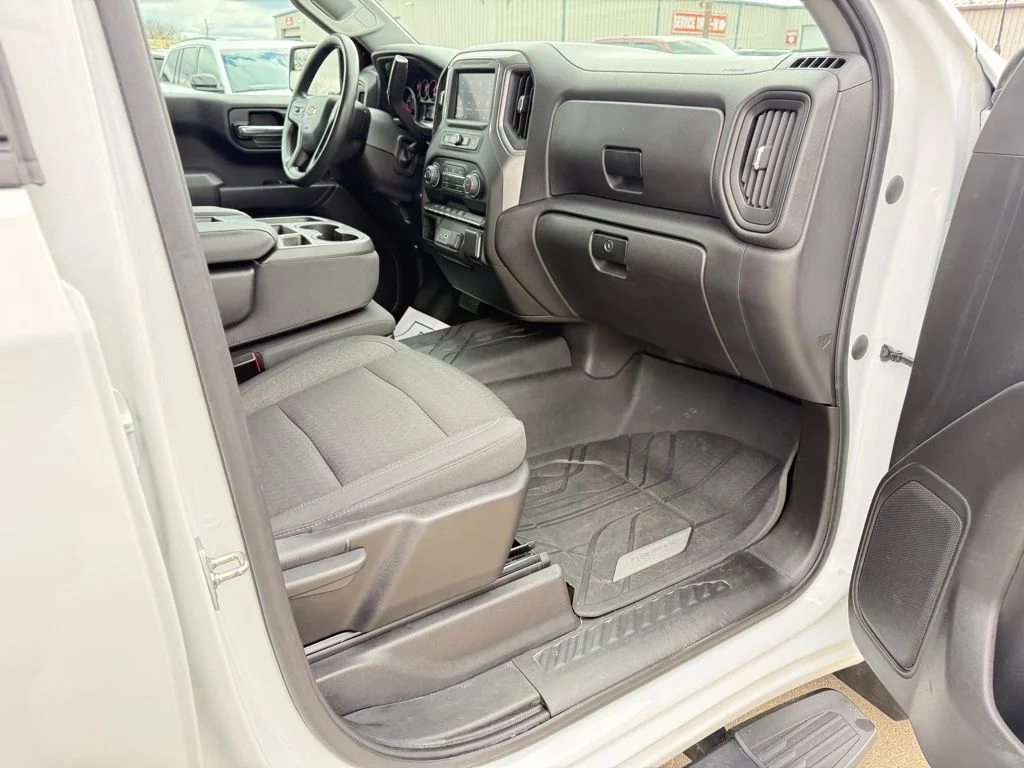 Used 2022  Chevrolet Custom image 36