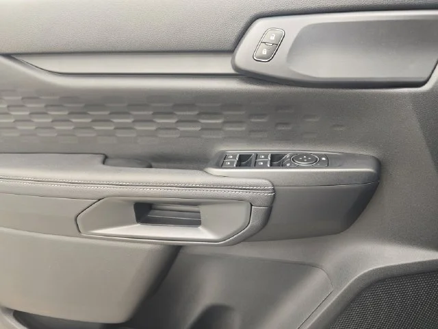 New 2026 Oxford White Ford XLT image 37