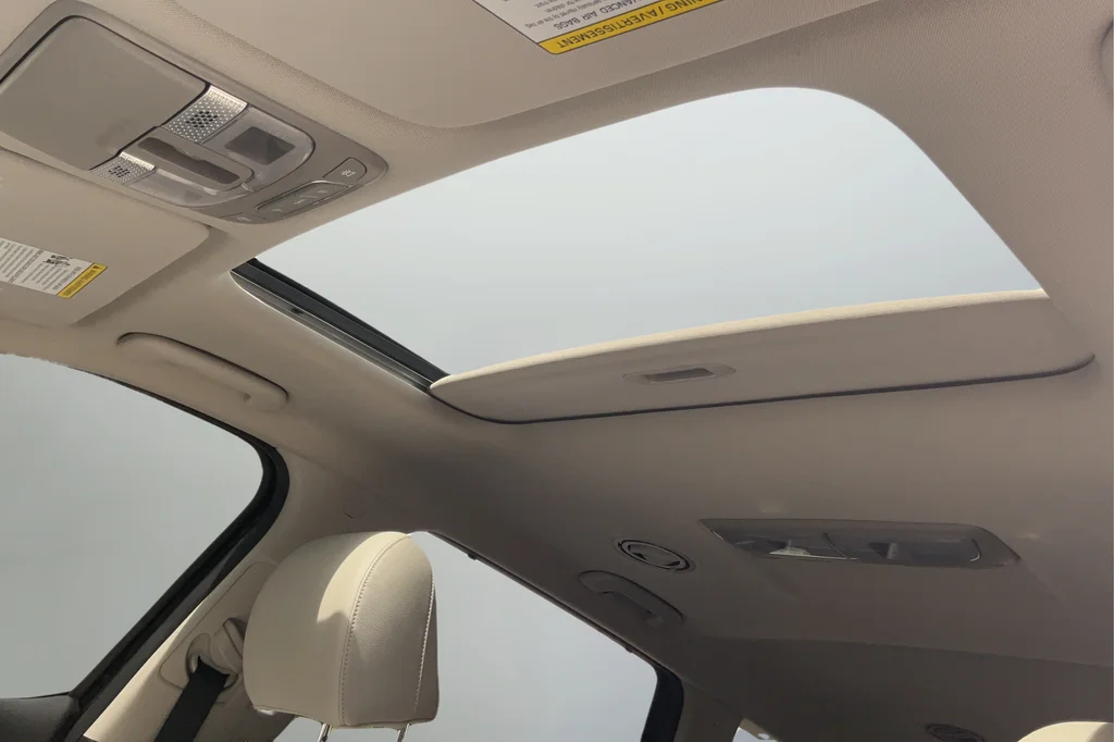 Used 2022 Black Kia EX image 18