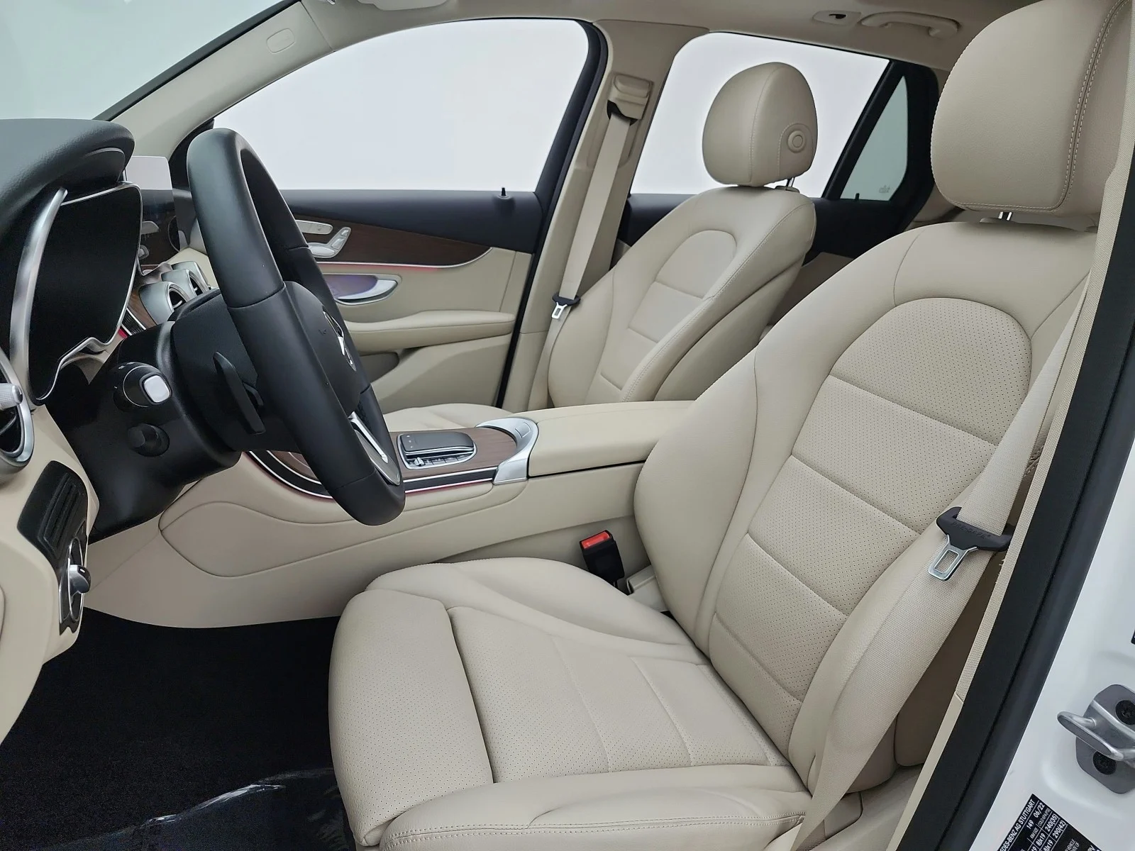 Certified Used 2022 Polar White Mercedes-Benz GLC 300 SUV image 13