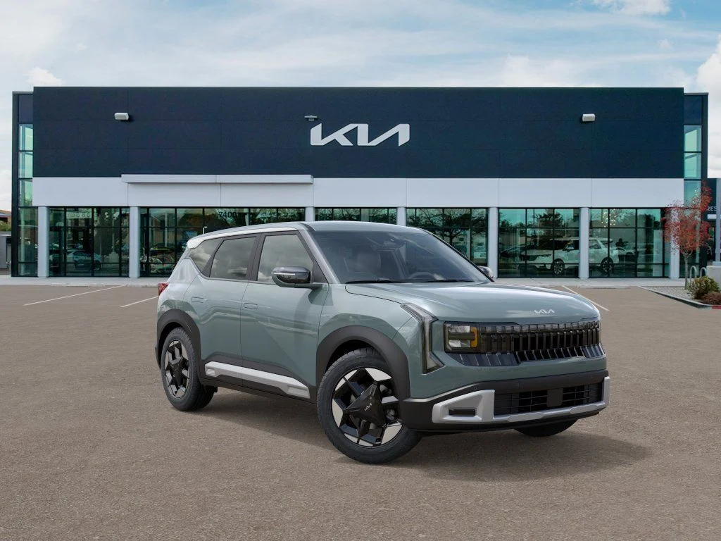 New 2027 Green Kia S image 8