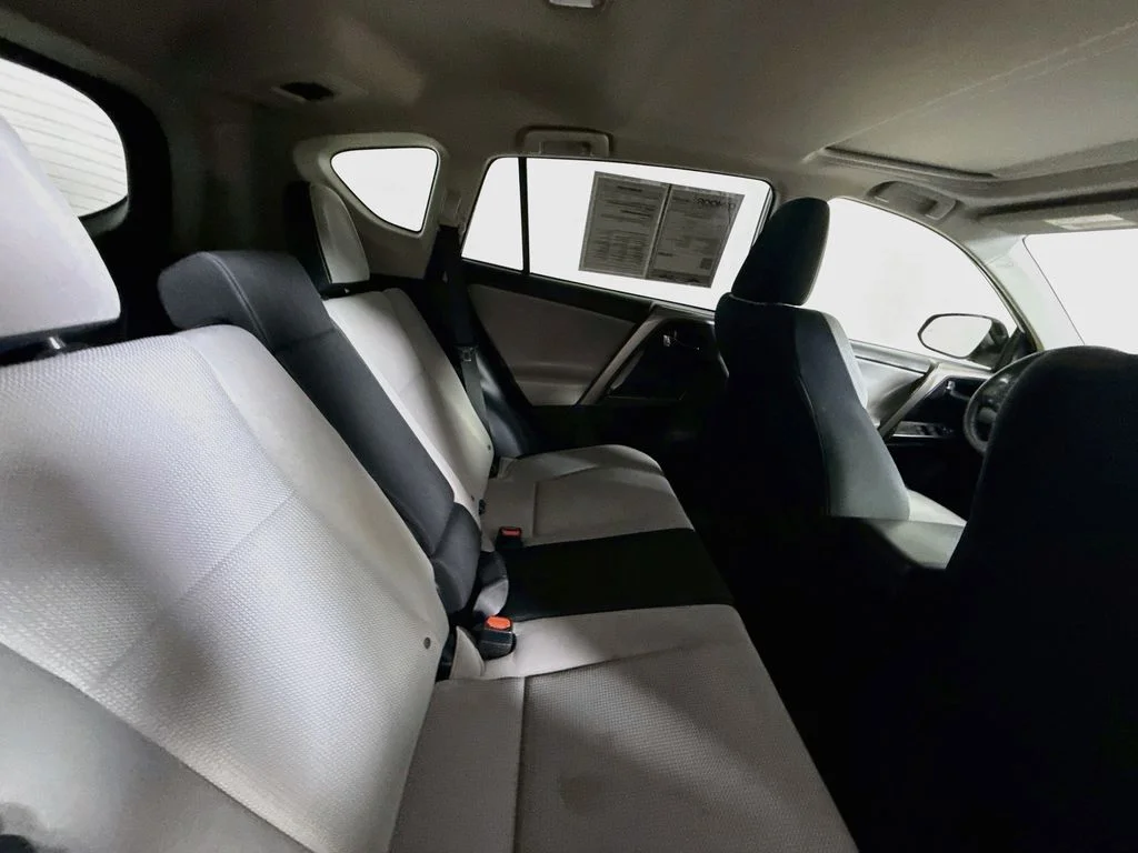 Certified Used 2018 Super White Toyota XLE image 23