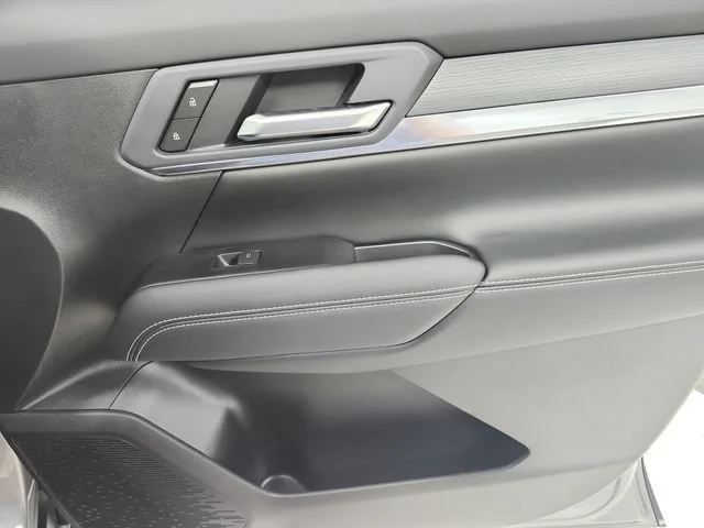 New 2026 Sterling Metallic GMC Elevation image 42