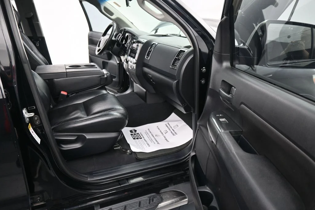 Used 2010 Black Toyota Grade image 21