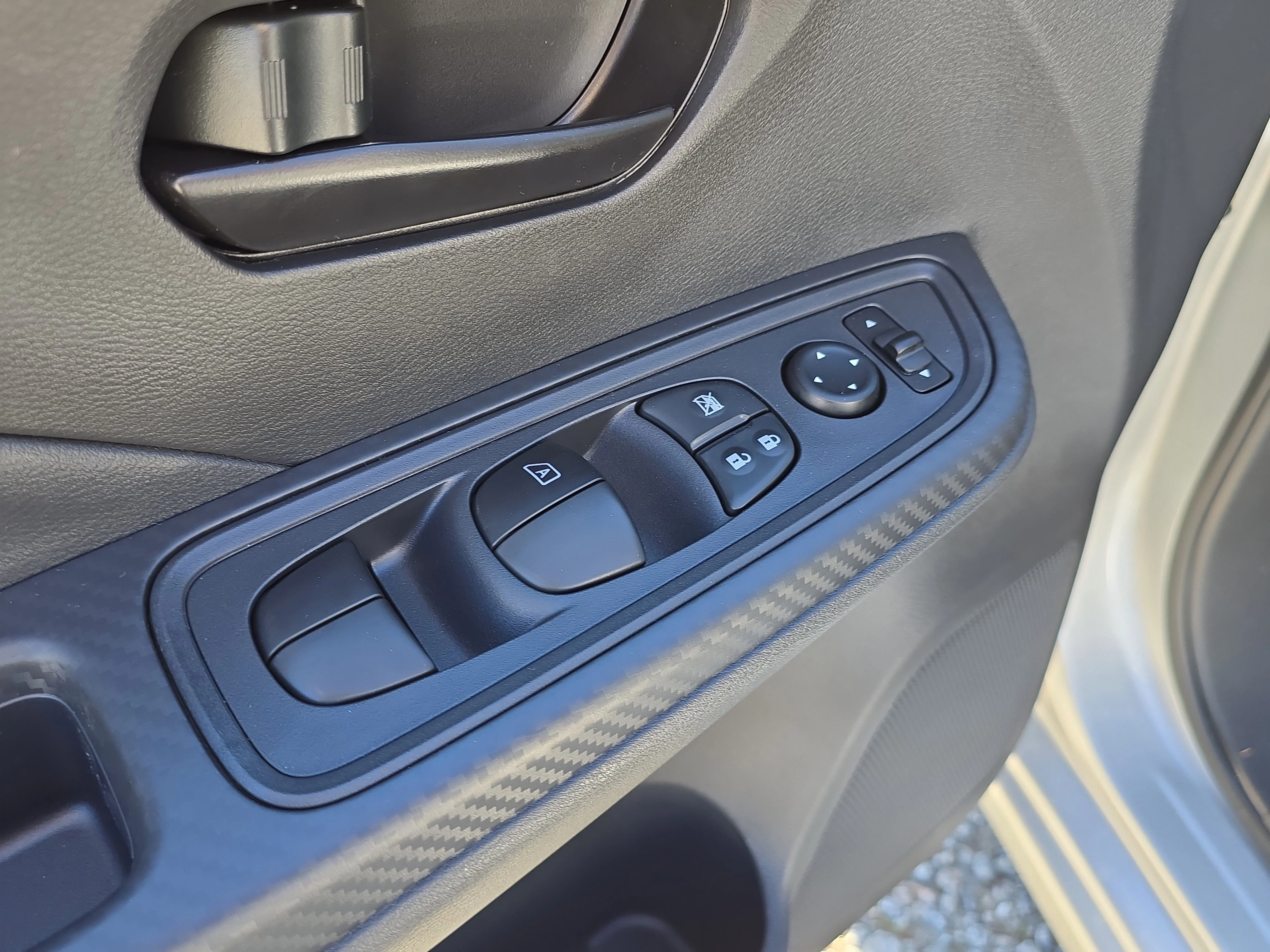 New 2025 Brilliant Silver Metallic Nissan S image 17