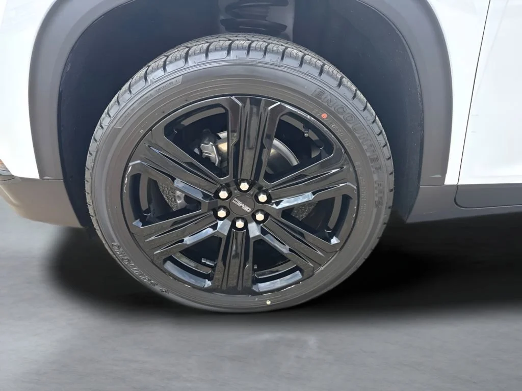 Used 2024 Summit White GMC Elevation image 36