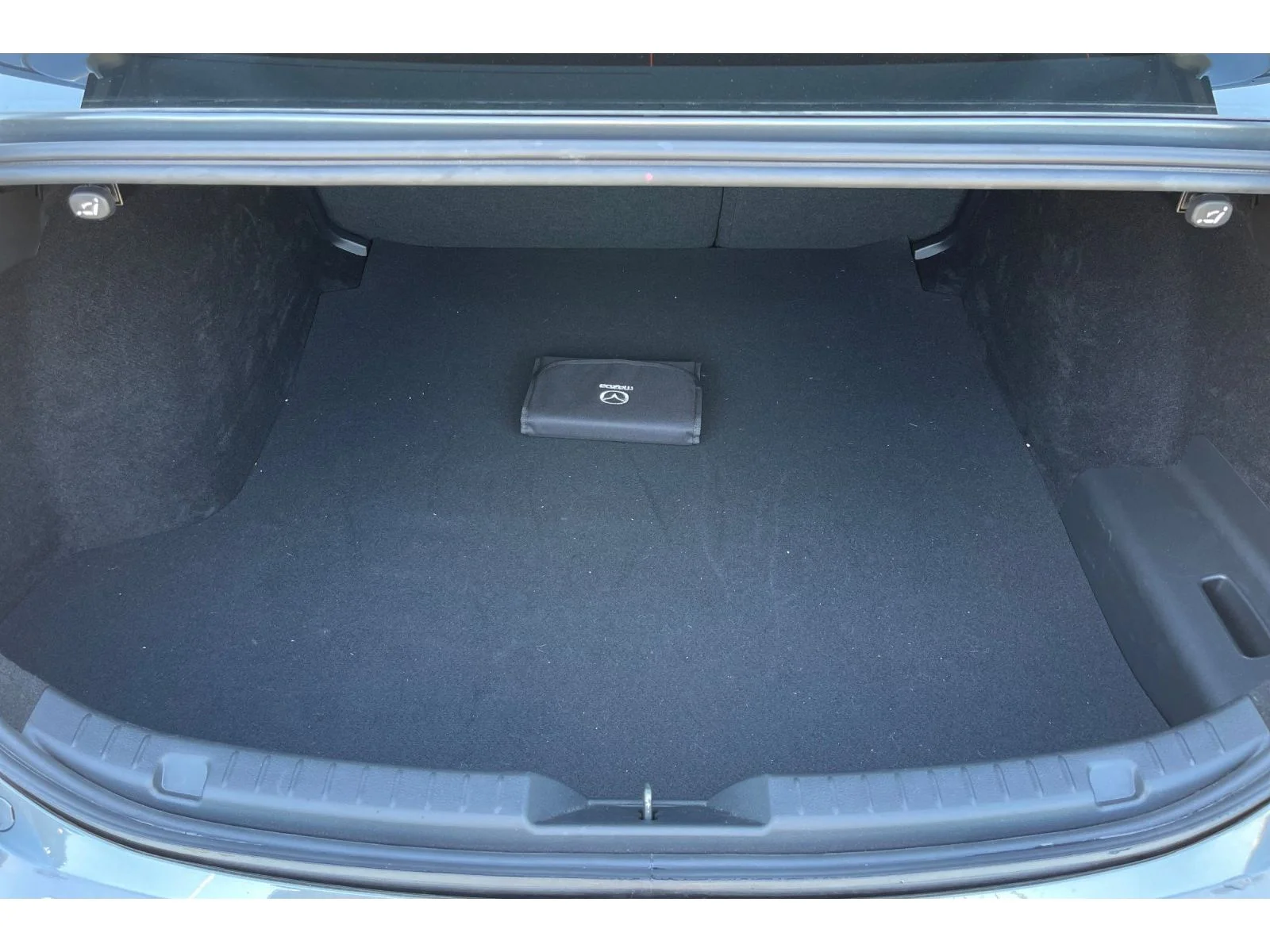 Used 2025 Machine Gray Metallic Mazda Select image 18