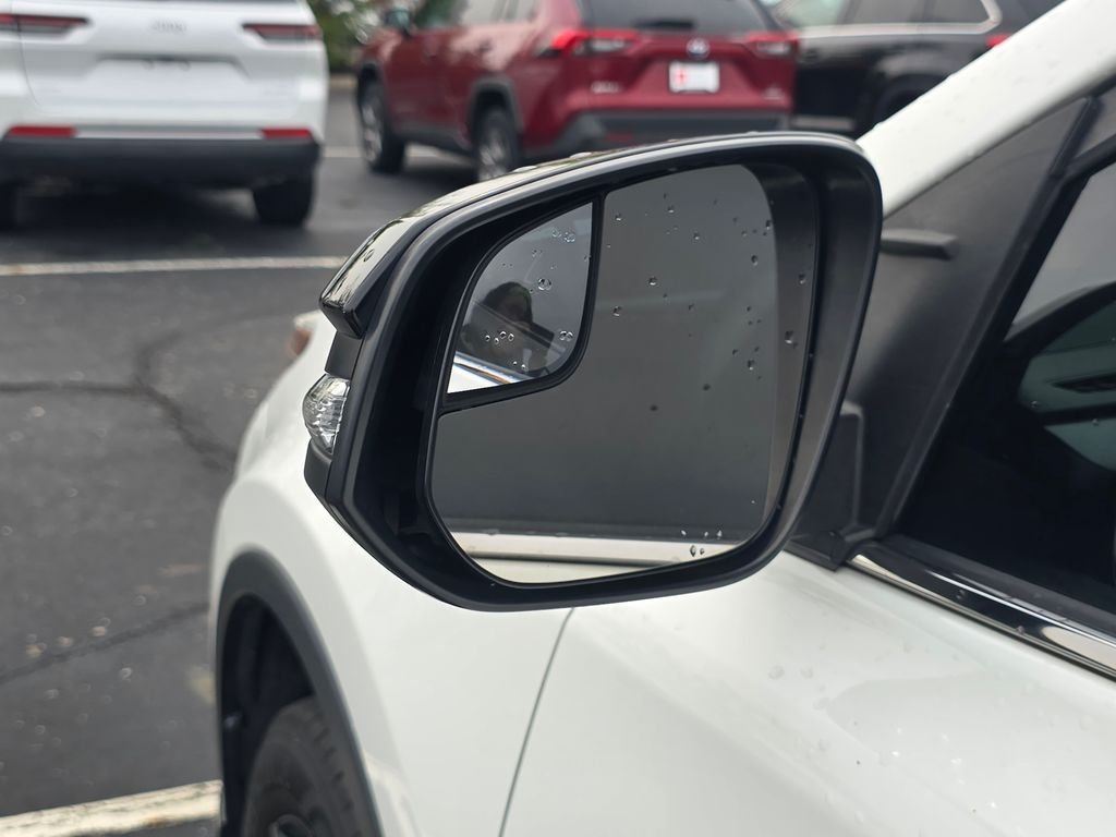 Used 2018 White Toyota SE image 21