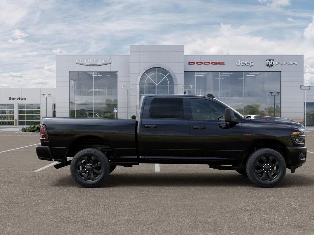 New 2026 Diamond Black Crystal Pearl-Coat Exterior Paint RAM Tradesman image 21