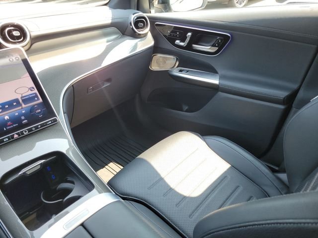 Certified Used 2023  Mercedes-Benz GLC 300 image 16