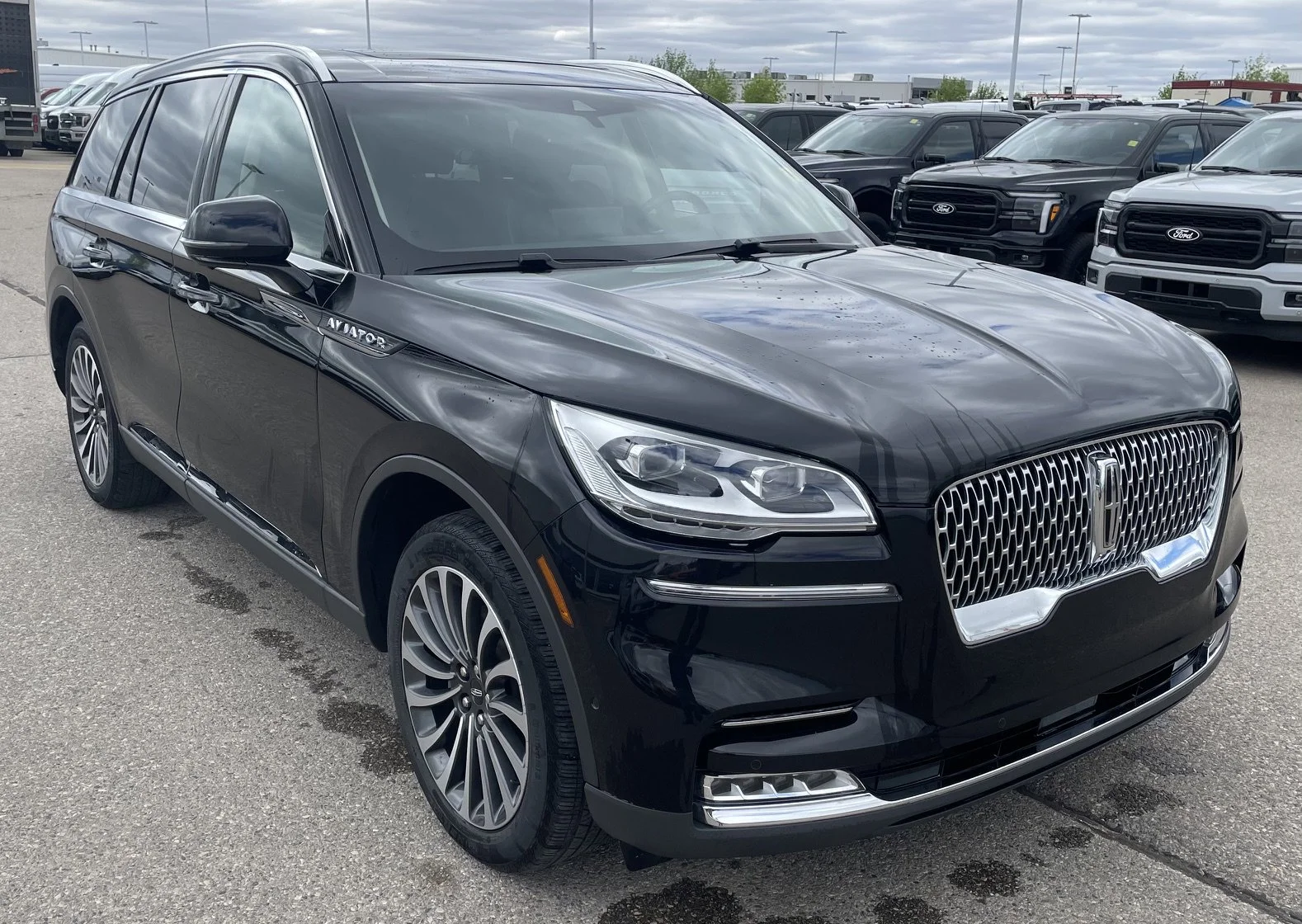 Used 2020 Black Lincoln RESERVE AWD **New Arrival** image 7