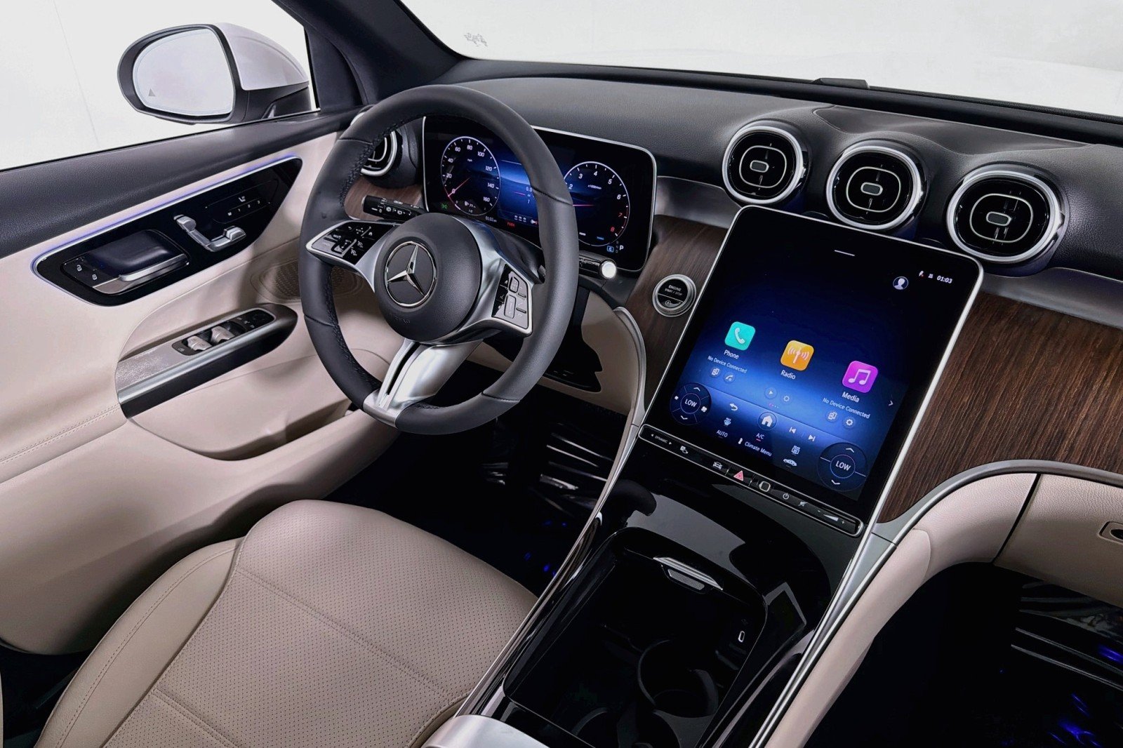 New 2026 Polar White Mercedes-Benz GLC 300 SUV image 15