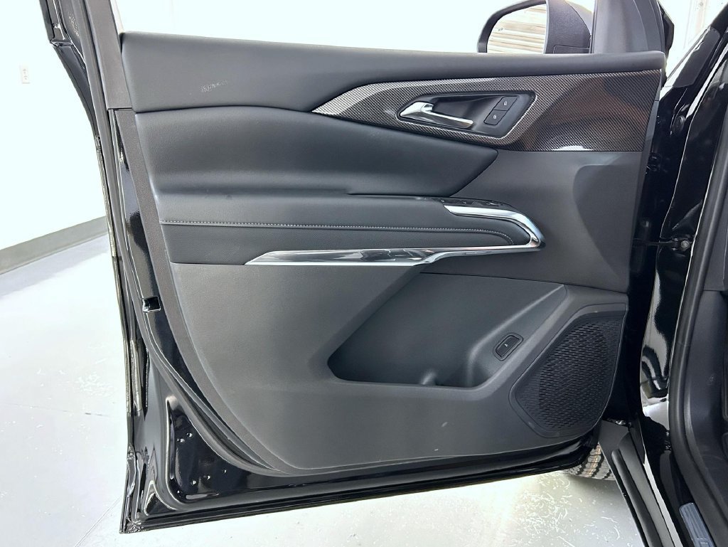 2027 Chevrolet Traverse Z71 - Photo 9