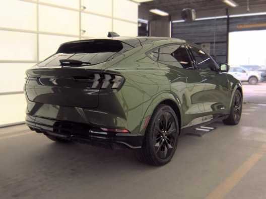 Used 2025 Eruption Green Metallic Ford GT image 8