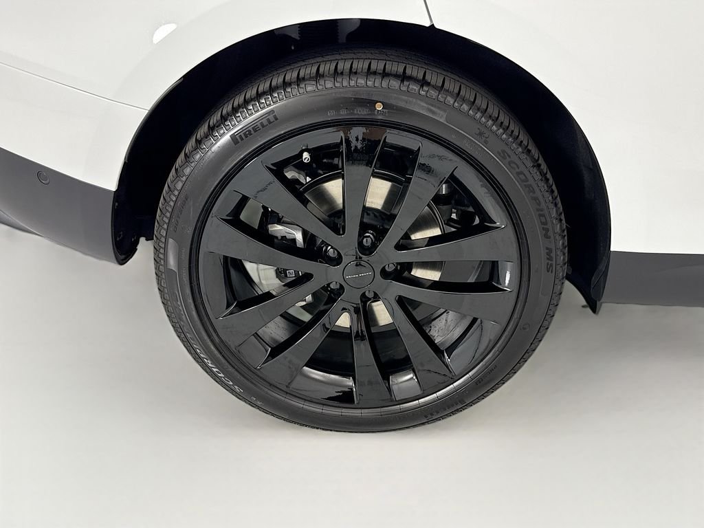 New 2026 Fuji White LAND ROVER SE image 32