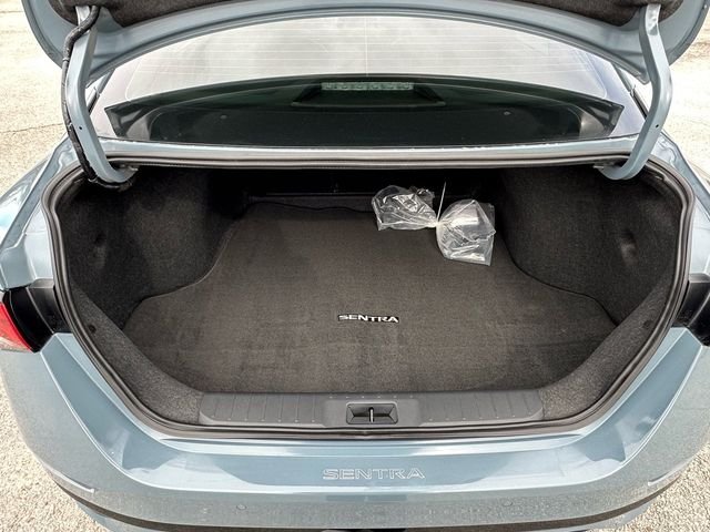 New 2025 Nissan Sentra Xtronic CVT SR