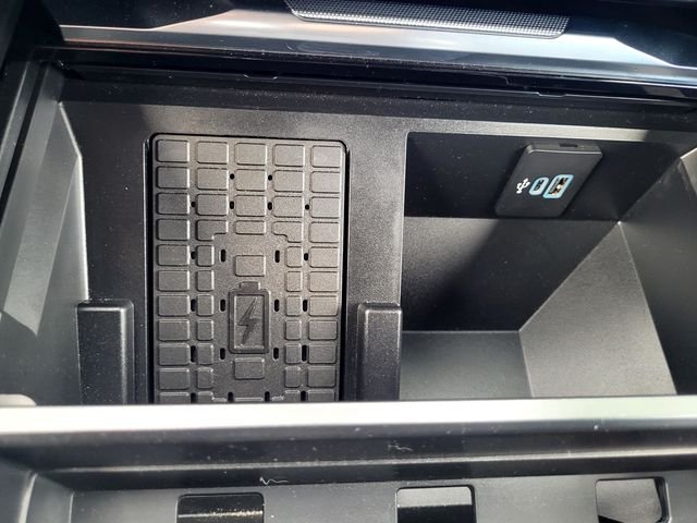 Used 2026  Ford Platinum image 18