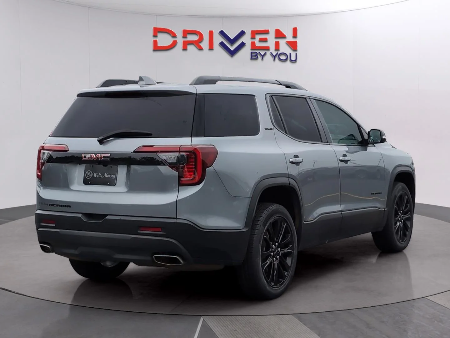 Used 2023 Sterling Metallic GMC SLE image 5