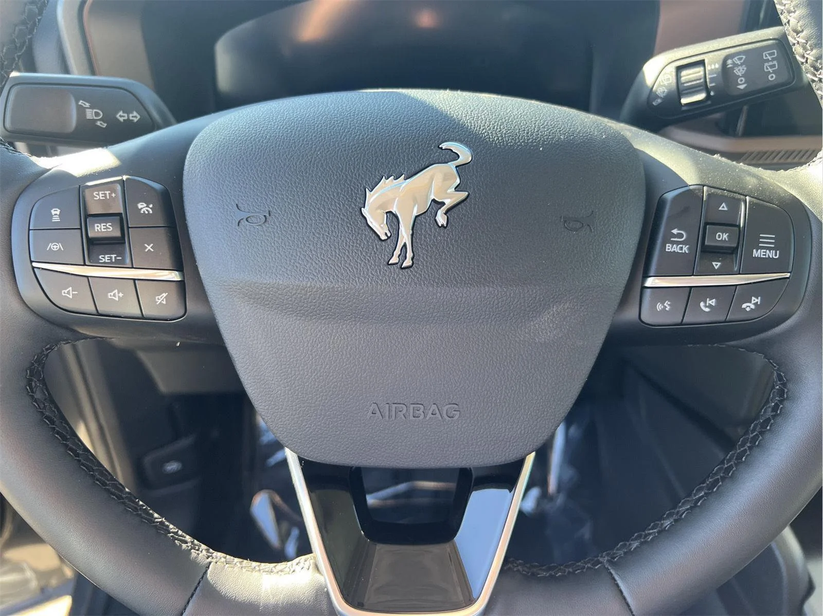 Used 2025 CARBONIZED GRAY METALLIC Ford Outer Banks image 17