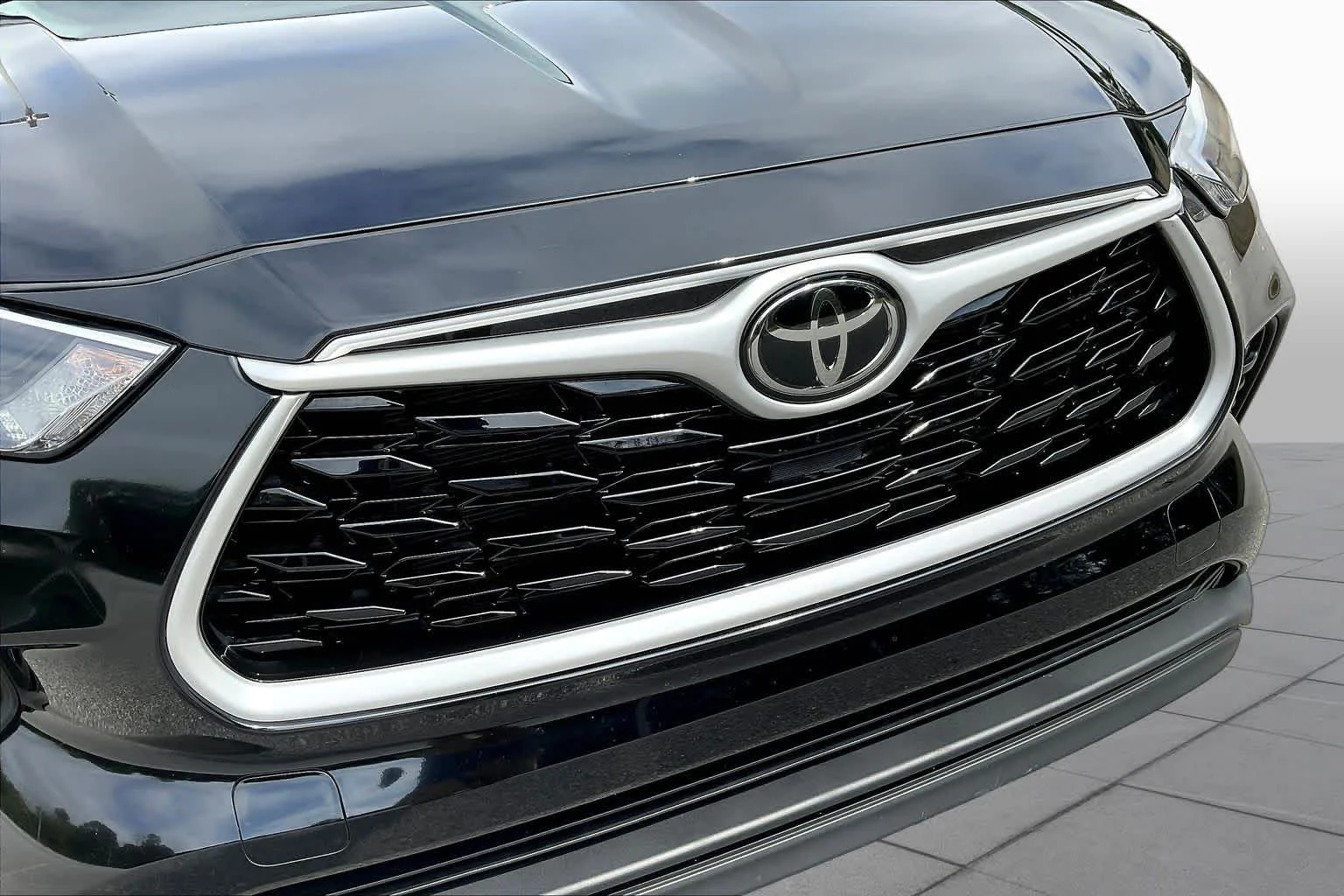 Used 2023 Midnight Black Metallic Toyota LE image 29
