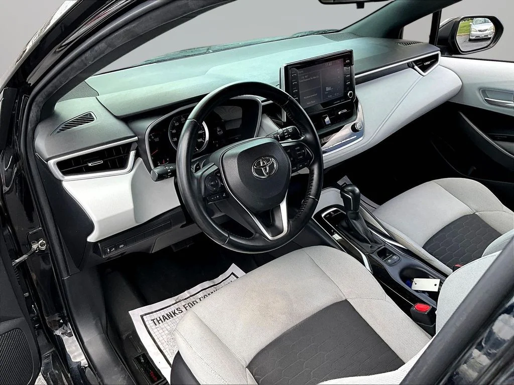 Used 2019 Midnight Black Metallic Toyota SE image 16