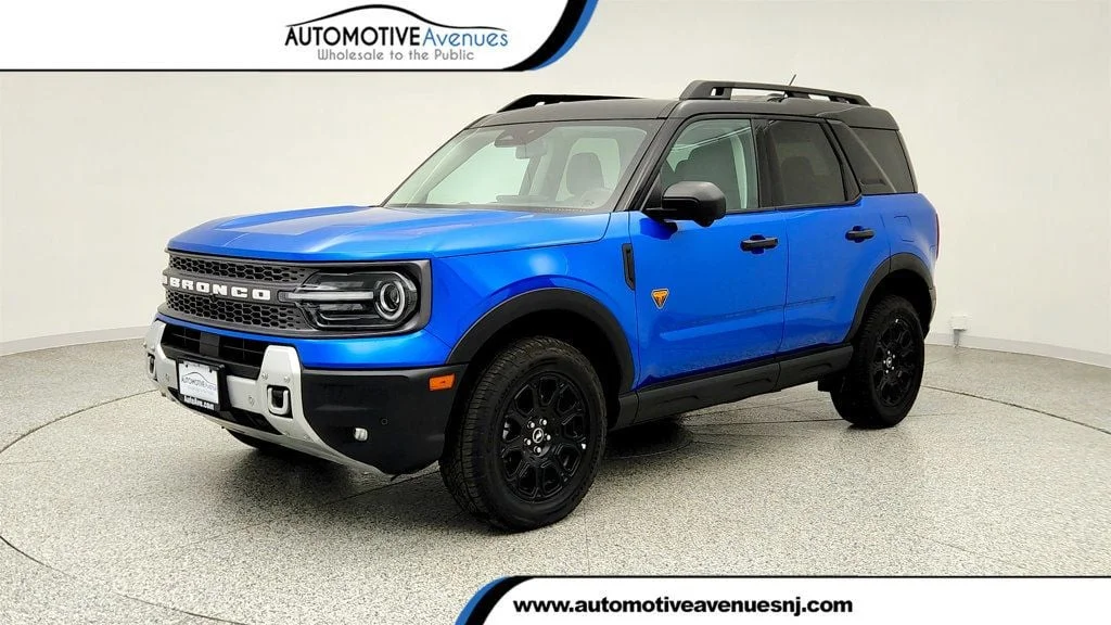 Used 2025 Velocity Blue Metallic Ford Badlands 4x4 image 1