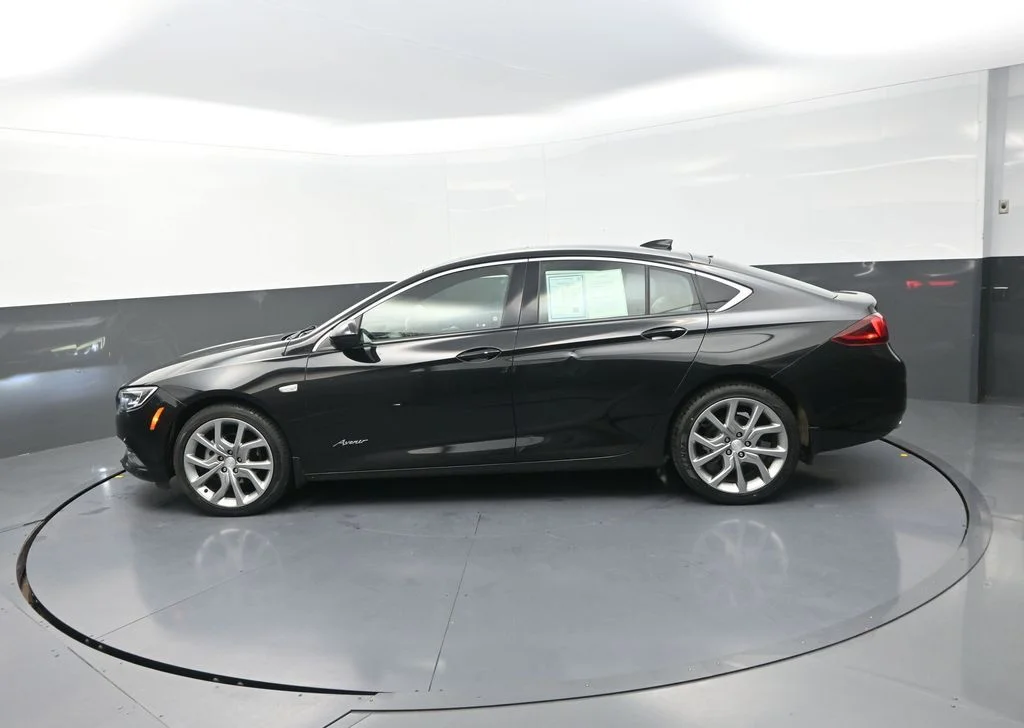 Used 2019 Black Buick Avenir image 6