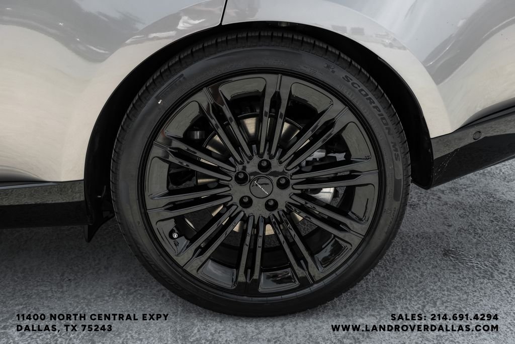 New 2026 1le Land Rover SE image 36