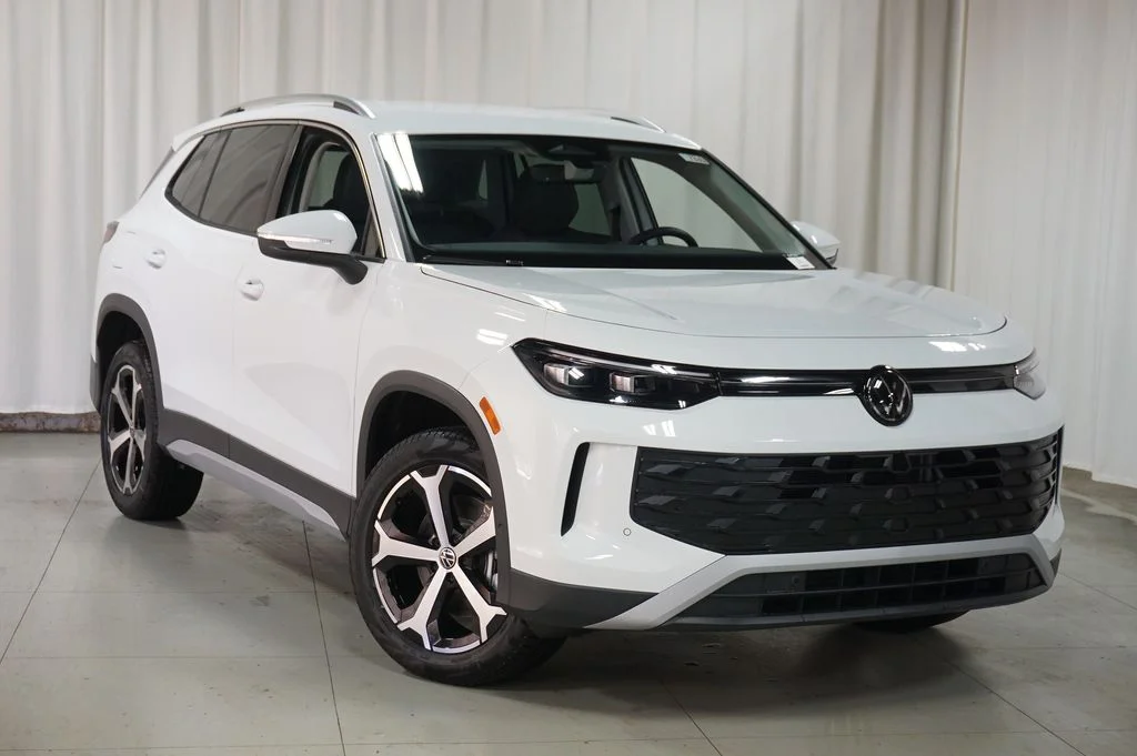New 2026 White/off-white Volkswagen 2.0T SE image 2