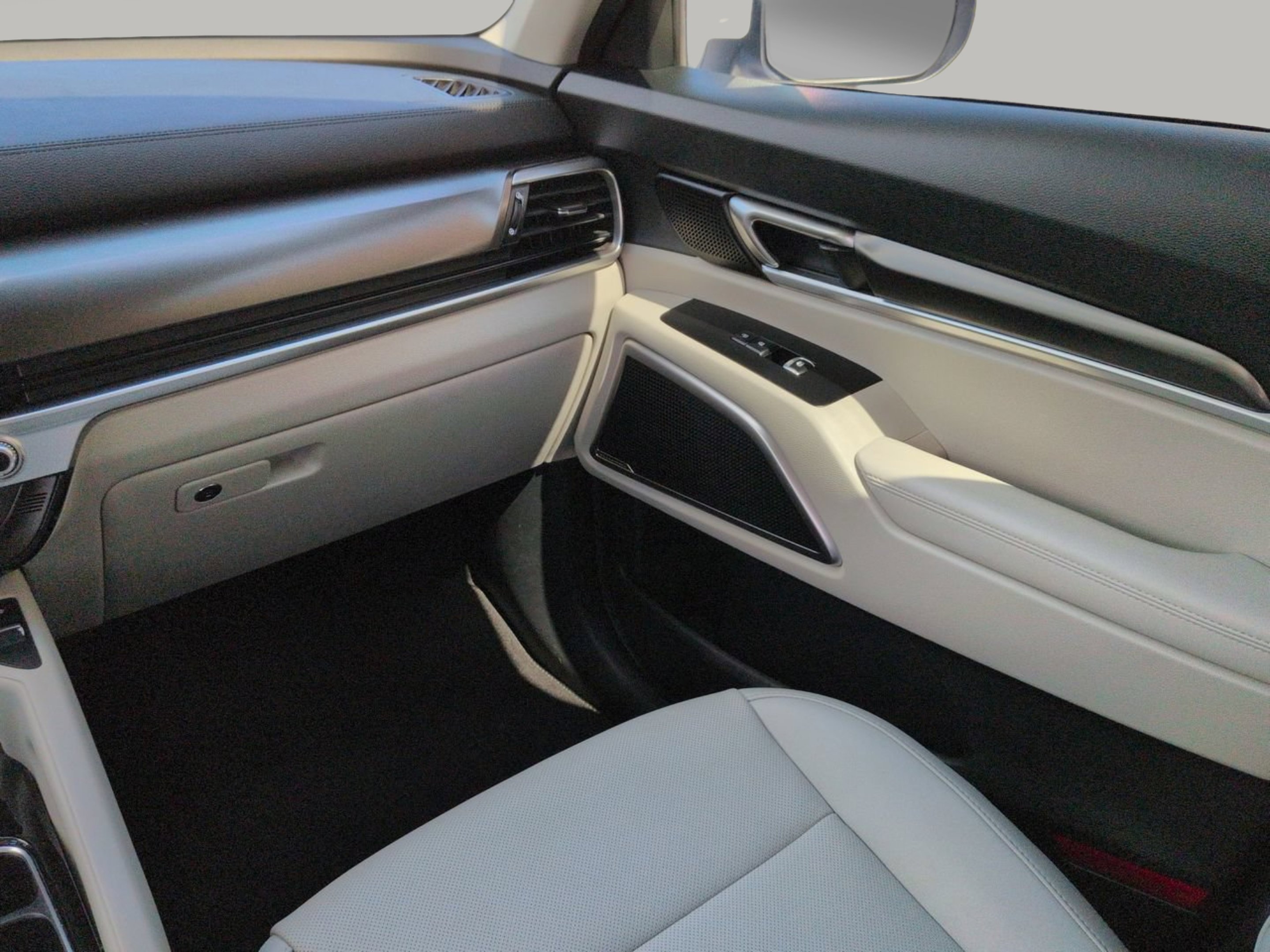 Certified Used 2024 Glacial White Pearl Kia S image 15