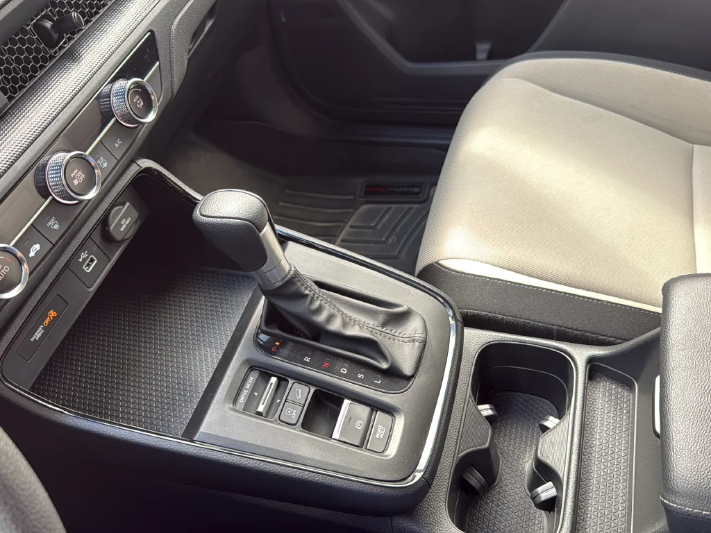 Used 2023  Honda LX image 21