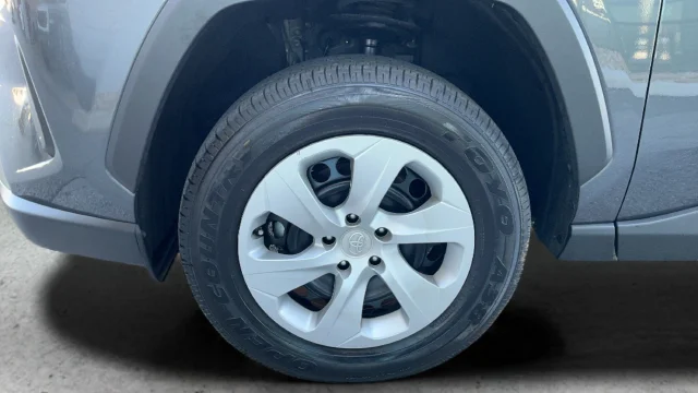 Used 2025 White Toyota LE image 26