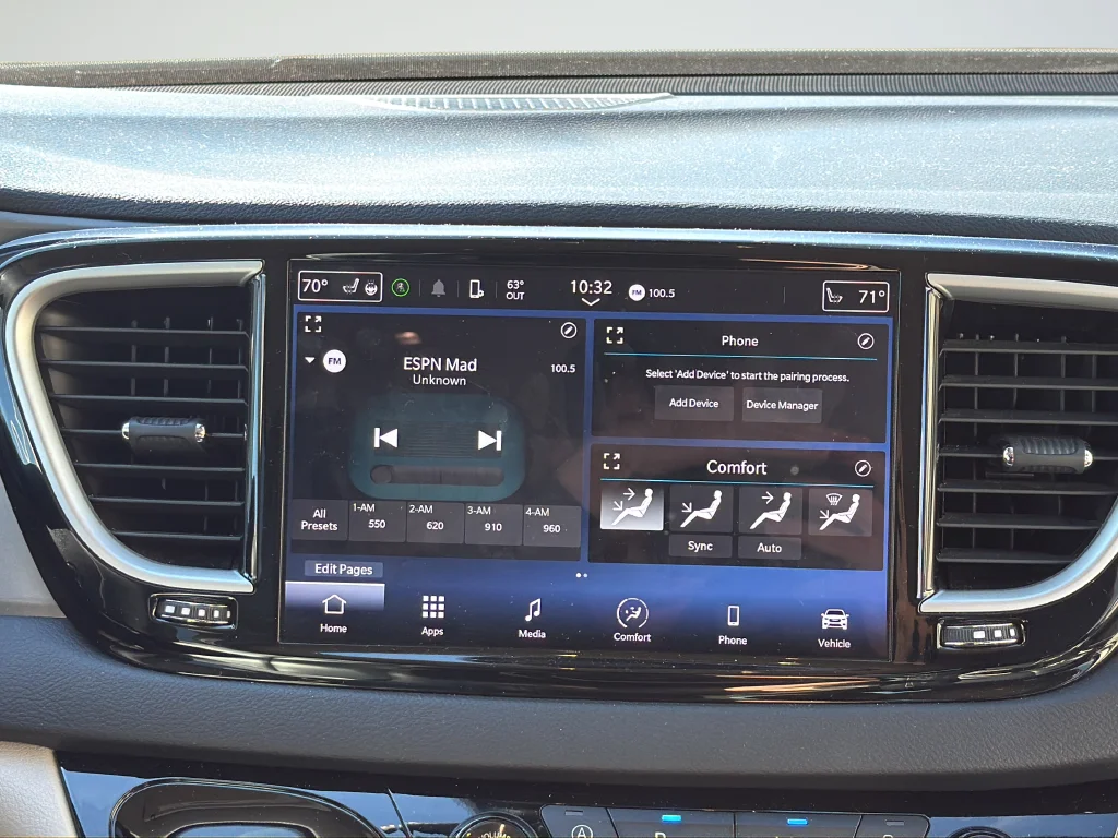 Used 2023 White Chrysler Touring L image 12
