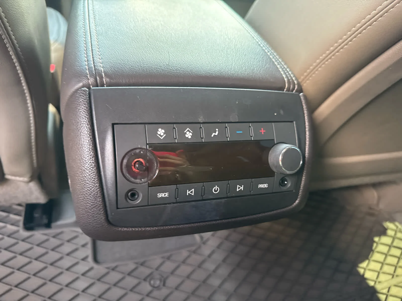 Used 2016 Ebony Twilight Metallic GMC Denali image 17