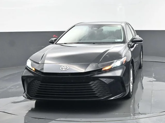 Used 2025  Toyota LE image 21