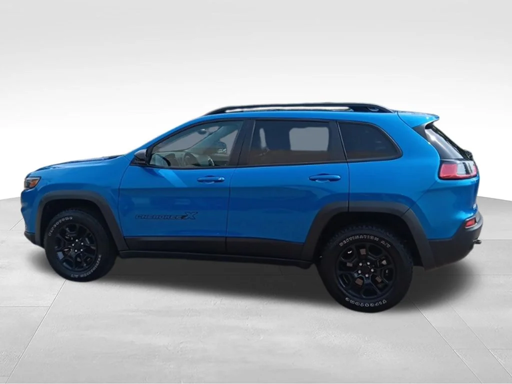 Used 2022 Hydro Blue Pearlcoat Jeep X image 6