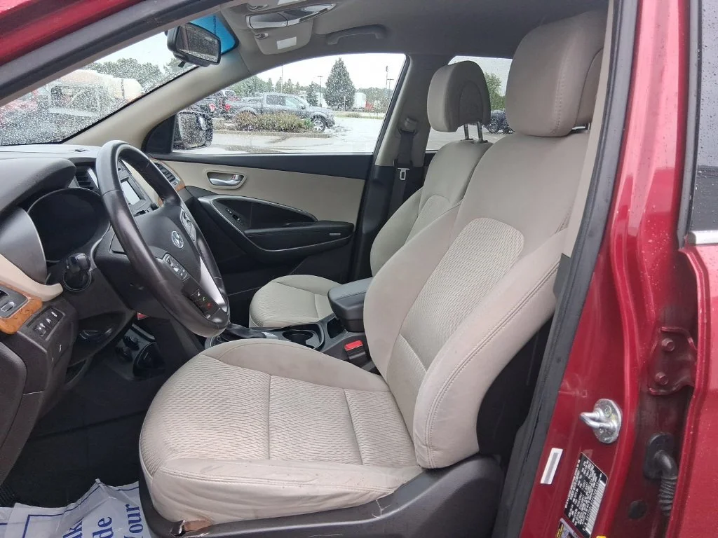 Used 2014 Serrano Red Hyundai Base image 29