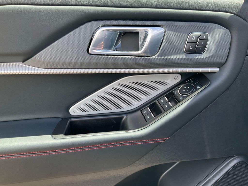 New 2026 Agate Black Metallic Ford ST image 16