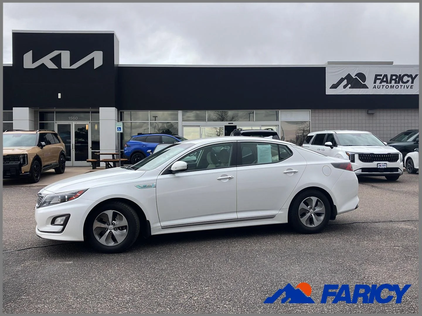 2015 Kia Optima LX Hybrid's photo