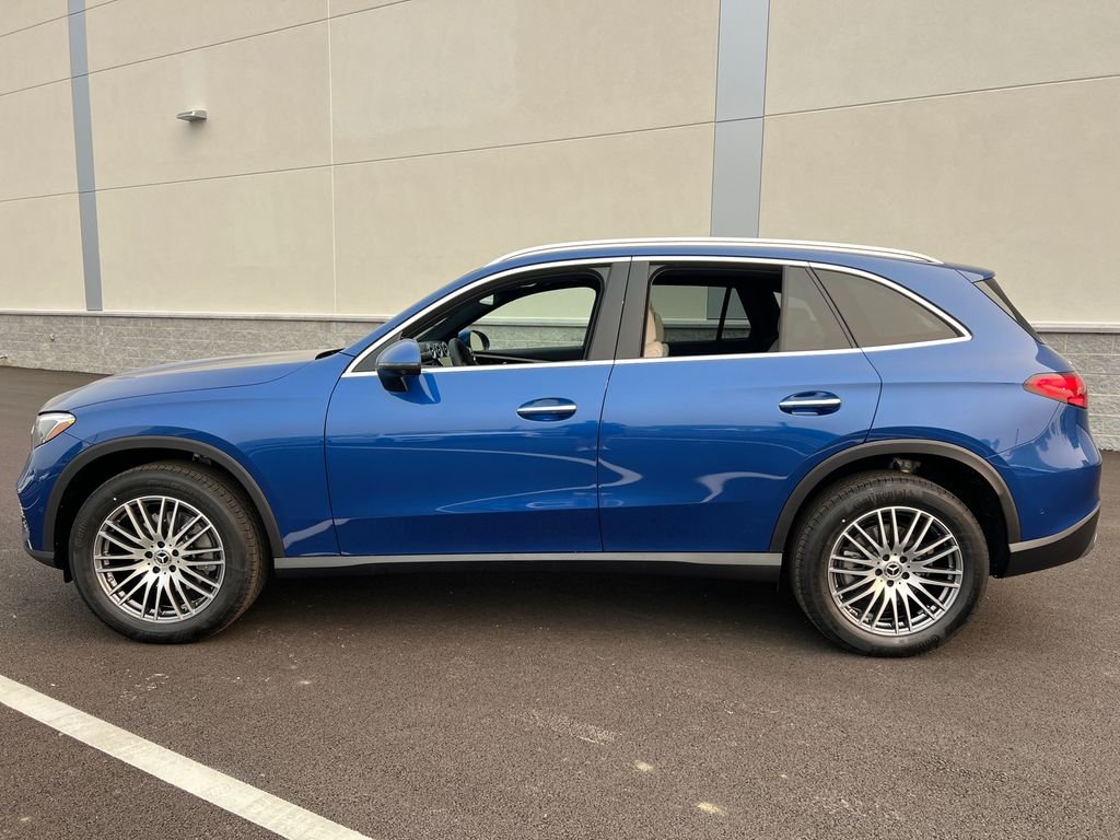 New 2026 Starling Blue Metallic Mercedes-Benz GLC 300 image 4