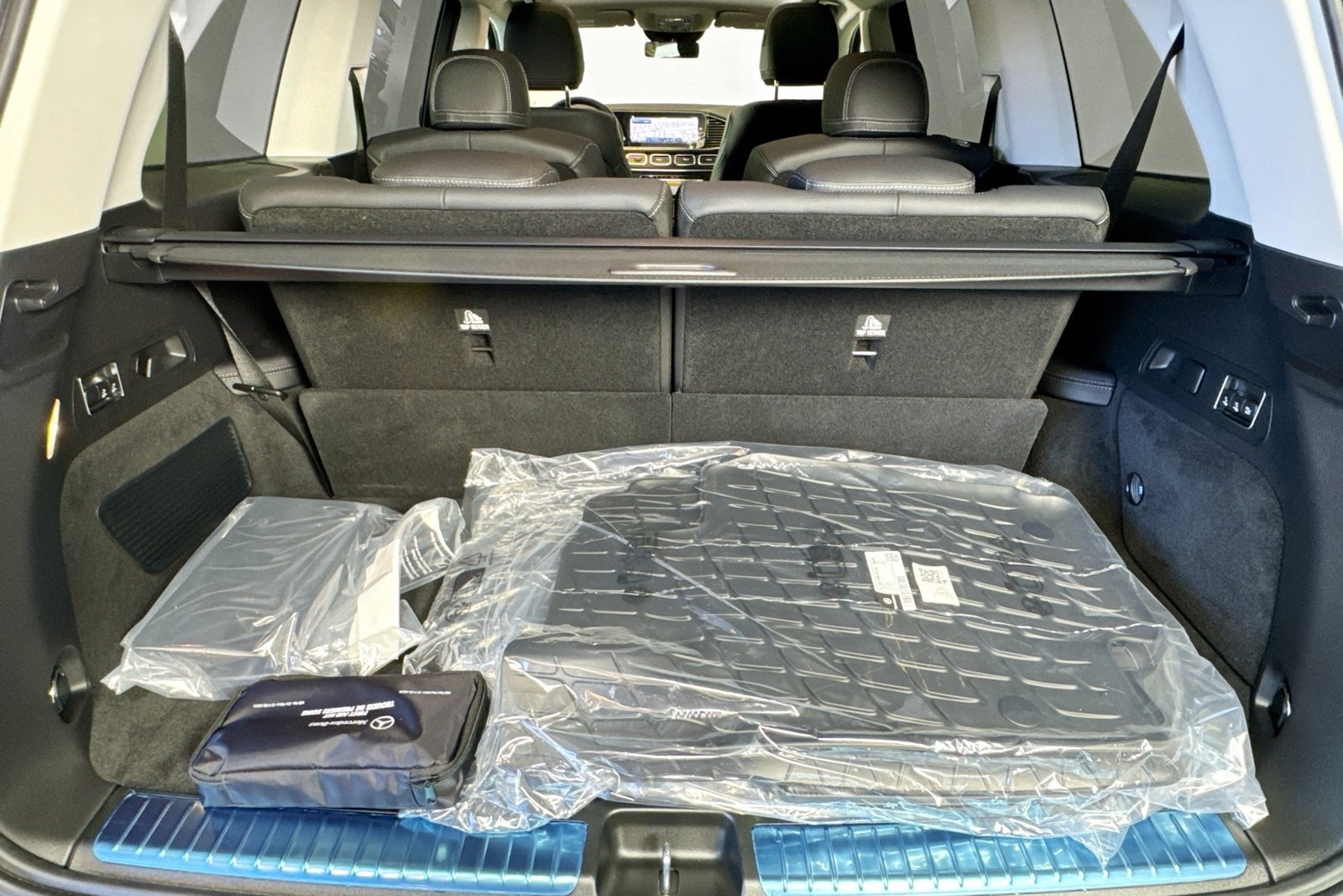 New 2026 Selenite Grey Metallic Mercedes-Benz GLS 450 image 24