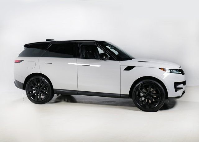New 2026 Borasco Grey Land Rover SE image 28
