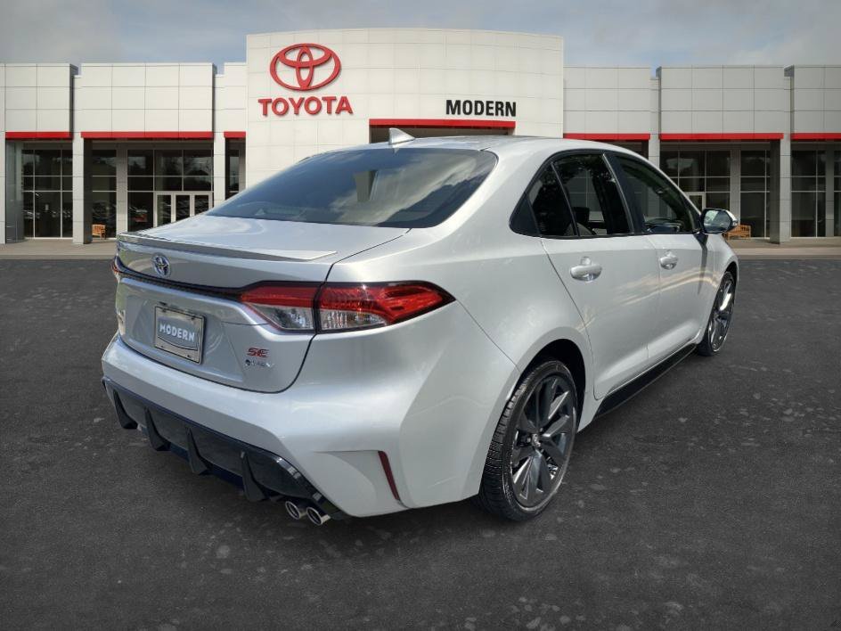 Used 2025 Classic Silver Metallic Toyota Hybrid SE image 5