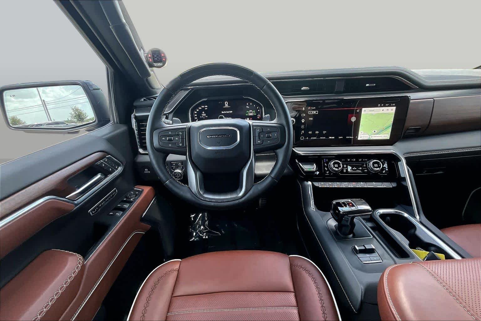 Used 2025 Onyx Black GMC Denali Ultimate image 10