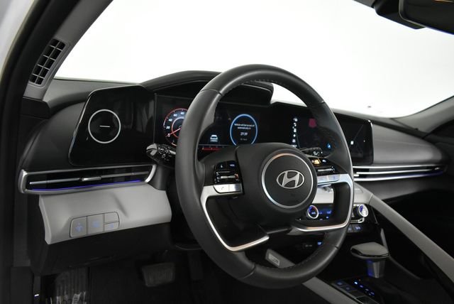 2025 Hyundai Elantra Limited - Photo 30