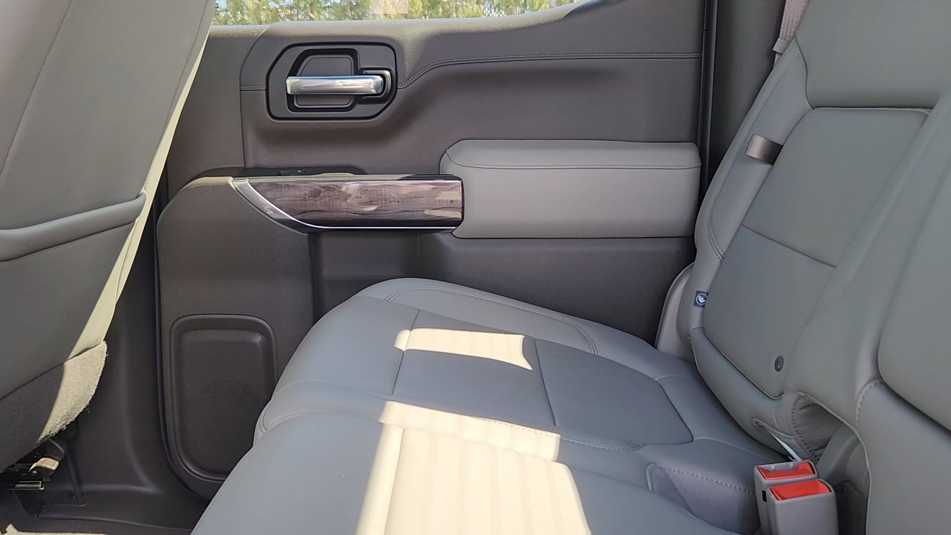 Used 2020 Summit White Chevrolet LTZ image 16